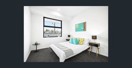 Two Bedroom Stunning Apartment! - Photo 3