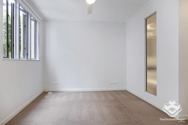 Perfect Ellington - Photo 1