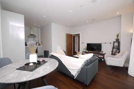 1 Bed Flat, Morello House, E14 - Photo 2