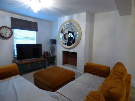 Alfred Road, Brentwood, CM14 - Photo 3