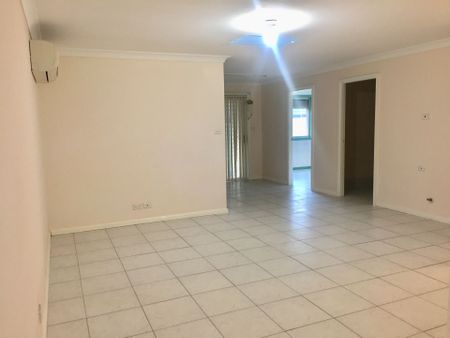 3 BEDROOM TOWNHOUSE IN CANLEY VALE - Photo 4