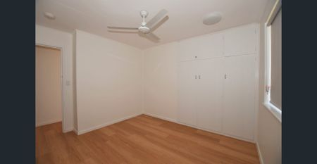 NEAT TWO BEDROOM UNIT! - Photo 3