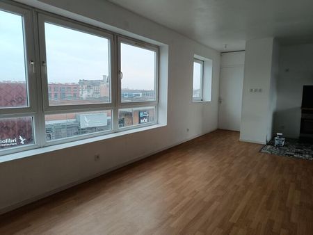 Appartement 4 pièces à - Photo 2