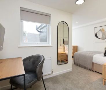 Room 6, Lord Haddon Road, Property for rent - Photo 1