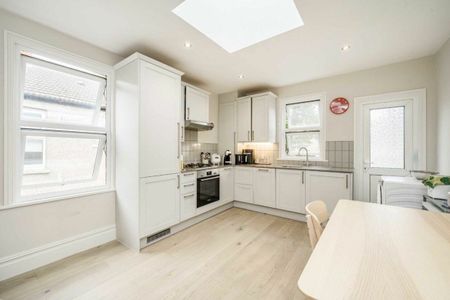 Kingston Road, Wimbledon Chase, SW20 - Photo 4