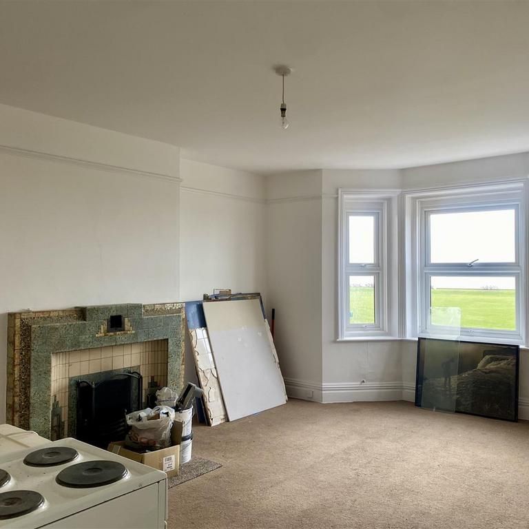2 bedroom property to rent - Photo 1