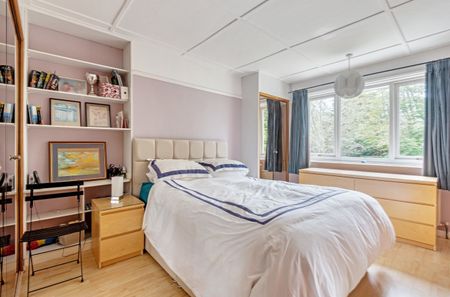 Semi-detached House to rent - Eltham Road, London, SE9 - Photo 5