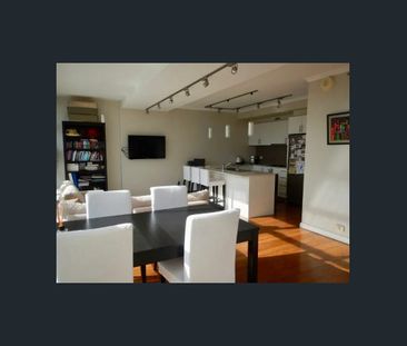 Resort Style Retreat with Light, Style and Convenience - Photo 3