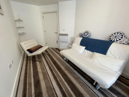 2 bedroom apartment to rent - Photo 2