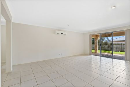 21 Trevean Drive, KLEINTON - Photo 2