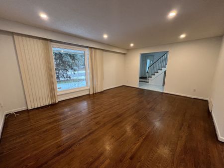 For Lease - 298 Newton Drive, Toronto, Ontario - Photo 4