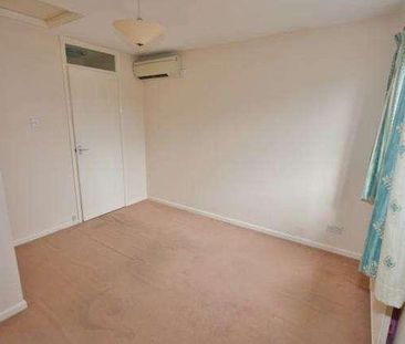 Falcon Fields, Tadley, RG26 - Photo 3