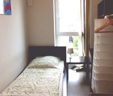 Room in Bernhard-Weiß-Straße, Berlin for 51 m² with 3 bedrooms - Foto 1