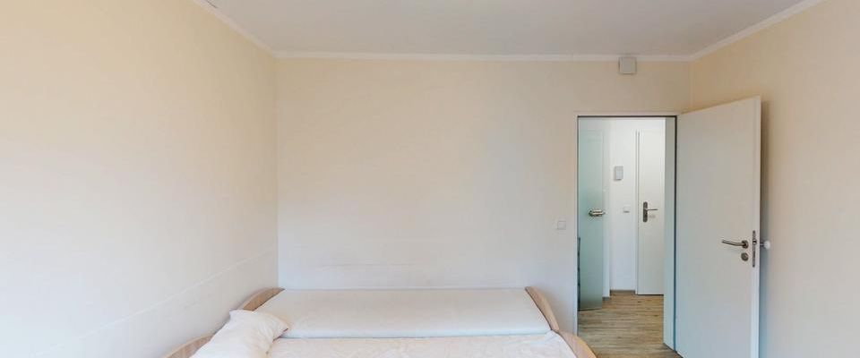 Möbliertes WG-Zimmer in zentraler Lage für Studenten und Azubis - Photo 1