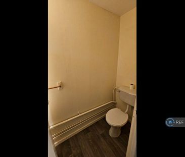 3 bedroom maisonette to rent - Photo 5