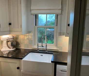 Three Double Bedroom Cottage to Rent in Mayfield - Photo 3