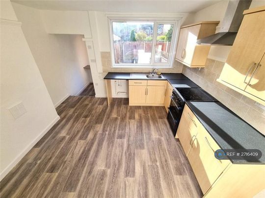 2 bedroom terraced house to rent - Photo 1
