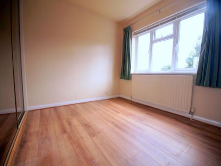 3 bedroom detached house to rent - Photo 4