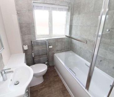 Petersham Close, Newport Pagnell, MK16 - Photo 4