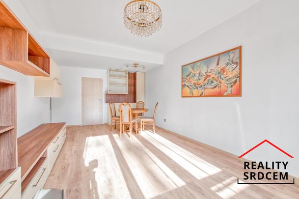 Pronájem bytu 4+1 87 m² - Fotografie 1