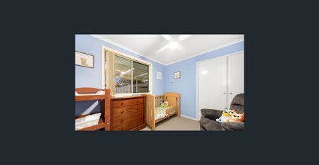 AIR-CONDITIONING TO LIVING ROOM & MASTER BEDROOM.. FANS THROUGHOUT... BATH... DISHWASHER... REMOTE LOCK UP GARAGE... EASY ACCESS TO PUBLIC TRANSPORT.. - Photo 4