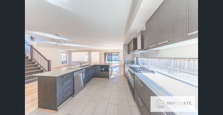 Spacious 5-Bedroom Double-Storey Home in Alamanda Estate - Photo 3