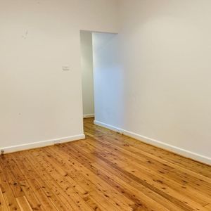 One Bedroom Unit - Photo 2