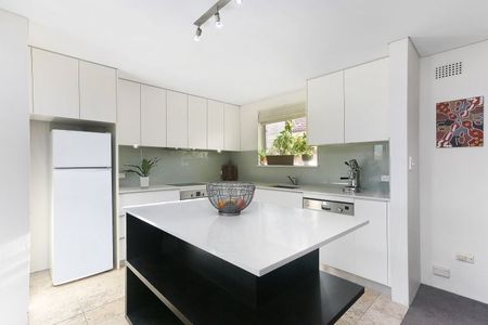 TWO BEDROOM UNIT WITH SENSATIONAL BEACH VIEWS - Photo 3