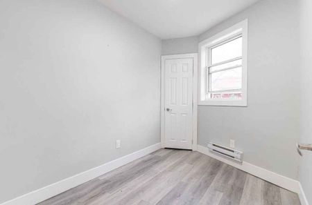 For Lease - 349 Hamilton Street, London East, Ontario - Photo 2