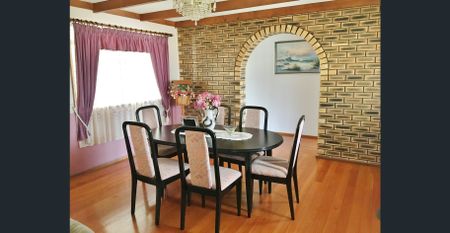 4 bedroom home with Rural outlook in town - Photo 5