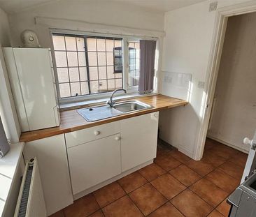 1 bedroom end of terrace house to rent - Photo 2