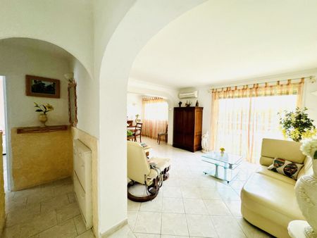 Location Appartement 2 pièces 71m² - Photo 3