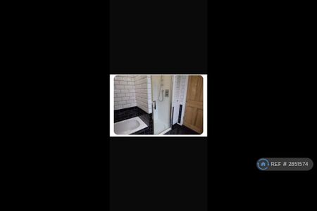 4 bedroom terraced house to rent - Photo 2