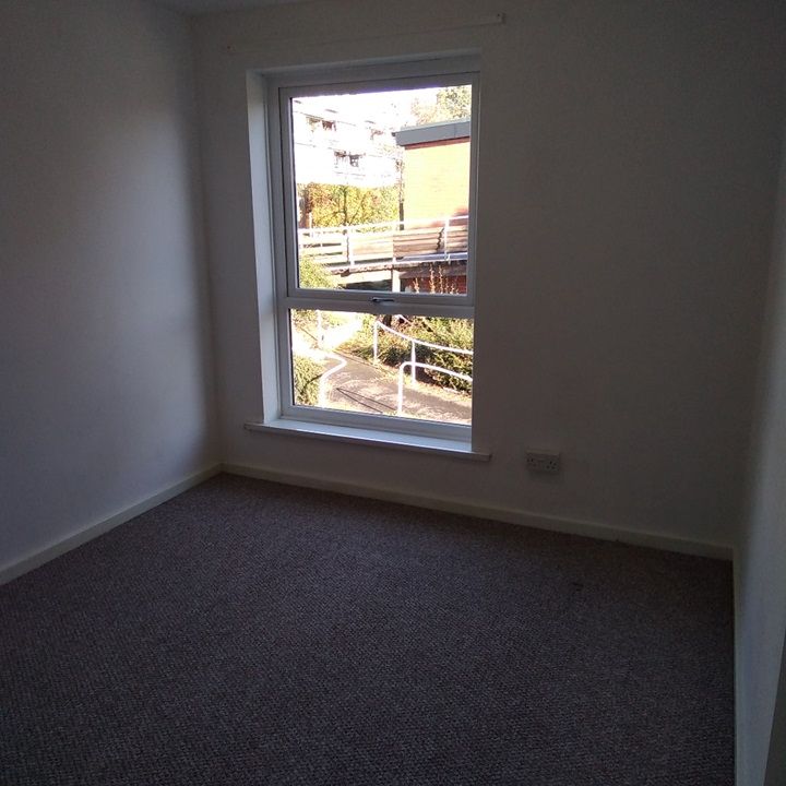 3 Bed Terraced House, Hall Park Hill, S6 - Photo 1