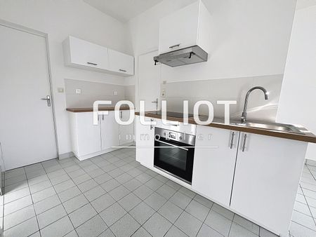 A LOUER : Appartement 3 pièces à Fougères - Réf.2530CV - Photo 3