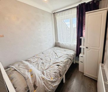 3 bedroom end of terrace house to rent - Photo 6