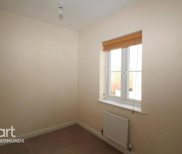 3 bedroom detached house to rent - Photo 3