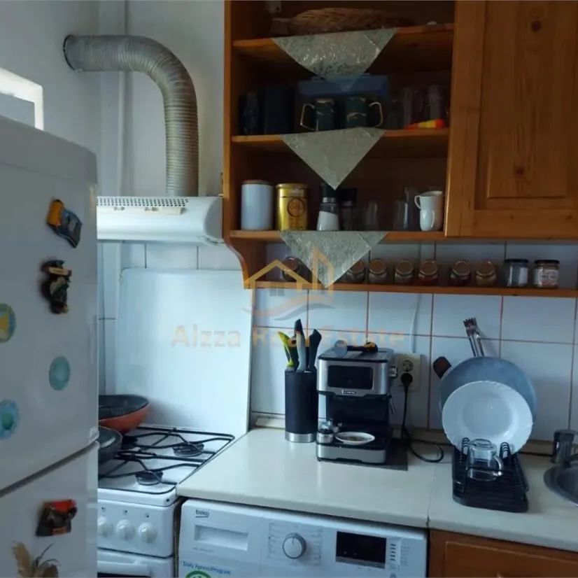 ALZZA REAL ESTATE-- Va propunem spre inchiriere apartament cu 1 camere, decomandat, confort , situat in cartierul Zorilor, suprafata utila de 28 mp - Photo 1