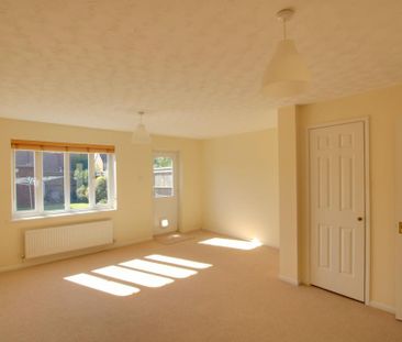 3 bedroom semi-detached house to rent - Photo 6
