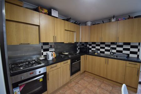 Room in a Shared House, Devonport Road, W12 - Photo 3