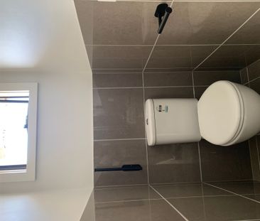 Last Room Available - Rooming in Springvale - Photo 3