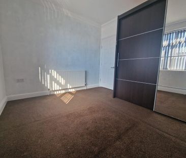 2 bedroom semi-detached house to rent - Photo 6