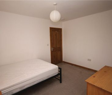 Marsh Lane, Addlestone, Surrey, KT15 1UN - Photo 3