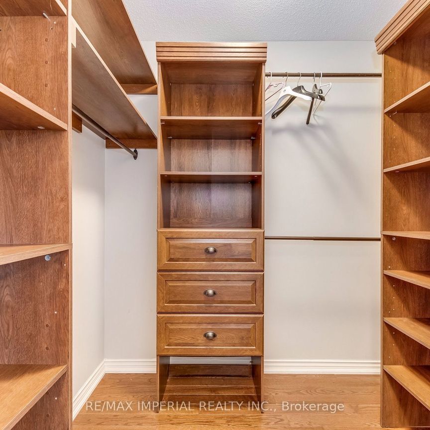 For Lease - 2800 Huntingdon Trail, Oakville, Ontario - Photo 1