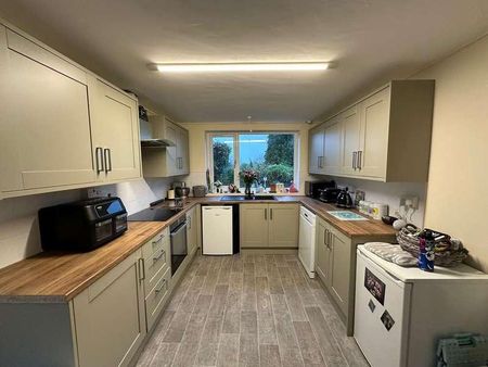 Fordwich Close, Chepstow, Np, NP16 - Photo 2