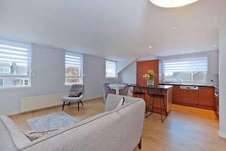 2 bedroom flat to rent - Photo 3