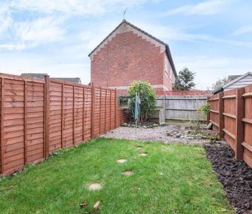 2 bedroom terraced house to rent - Photo 2