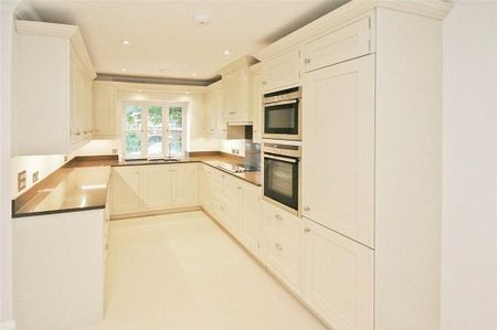 2 bedroom semi-detached house to rent - Photo 5