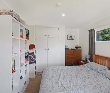 Stokes Valley Living - Photo 4