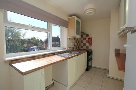2 bedroom maisonette to rent - Photo 4
